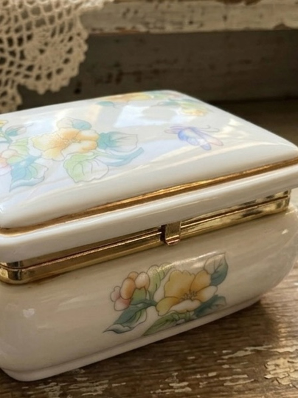Vintage Sankyo Porcelain Floral Butterfly Music Box